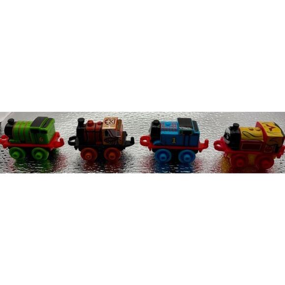 Thomas and Friends Percy, Bash, Victor Minis Train Engines Lot of 4 - 2014 - Picture 4 of 11